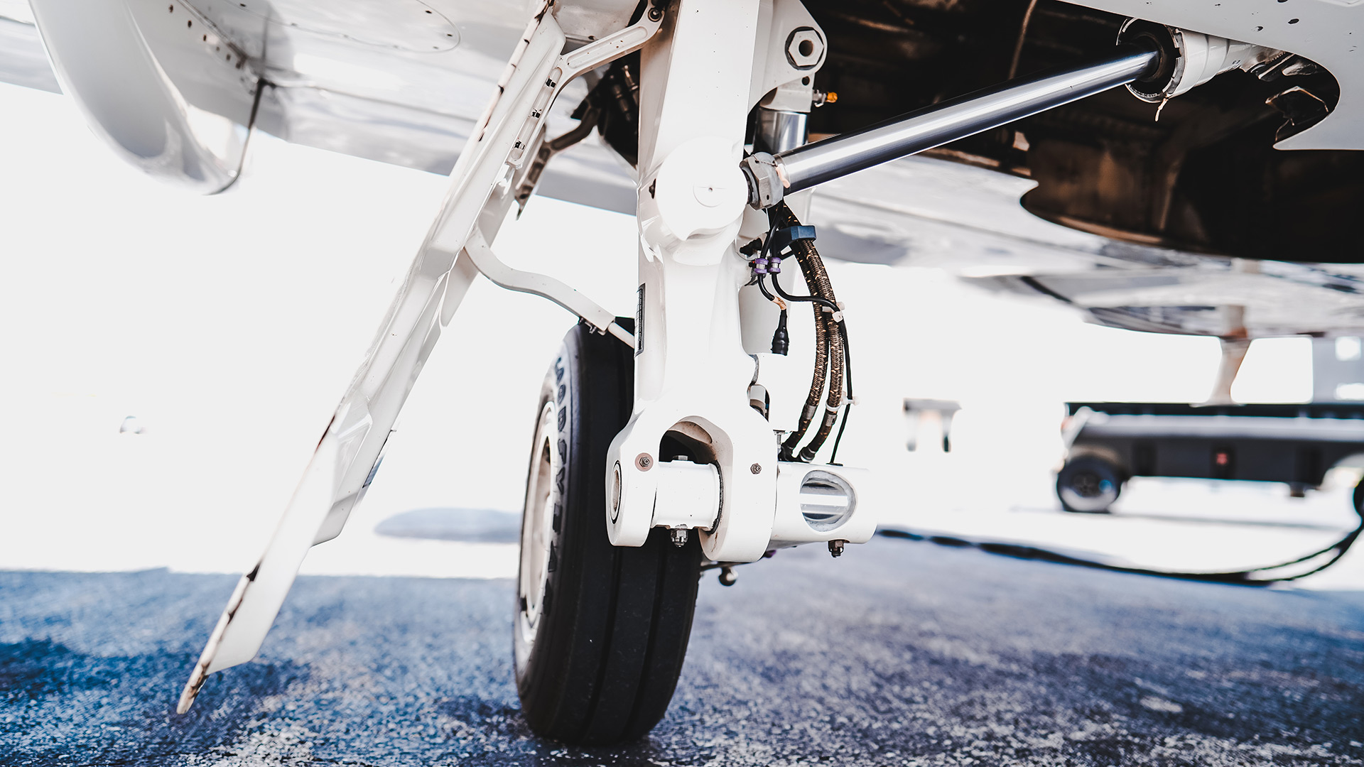 phenom-landing-gear4.jpg